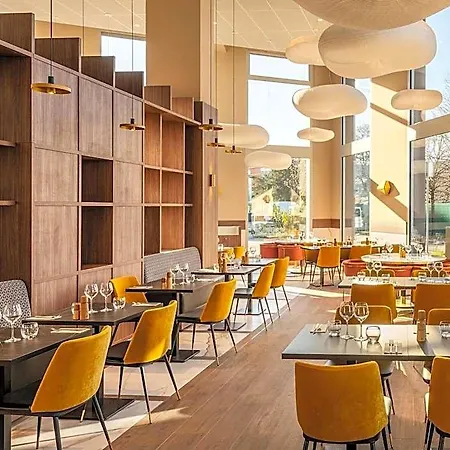 Mercure St Germain En Laye Hotell 3*